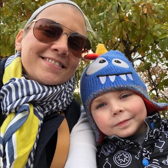 Meet your Posher, Sarah - Picture 1 of 1